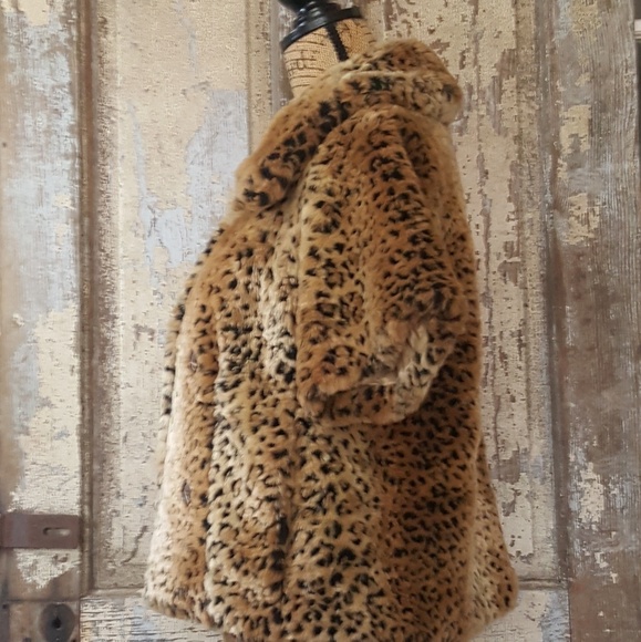Faux fur animal print cropped jacket short - Picture 3 of 5